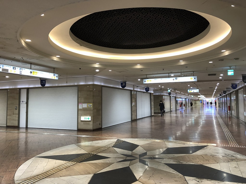 まん防状況下の博多駅地下街