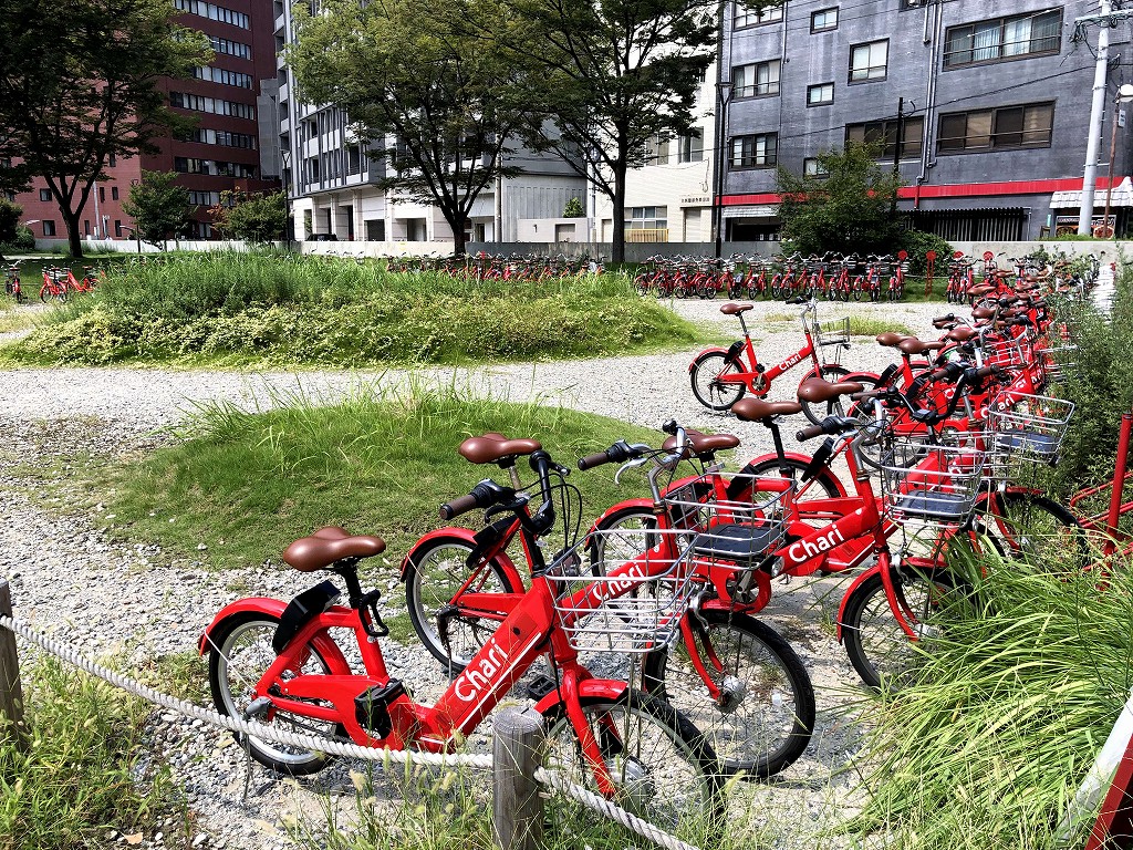 出来町（できまち）公園の赤チャリ