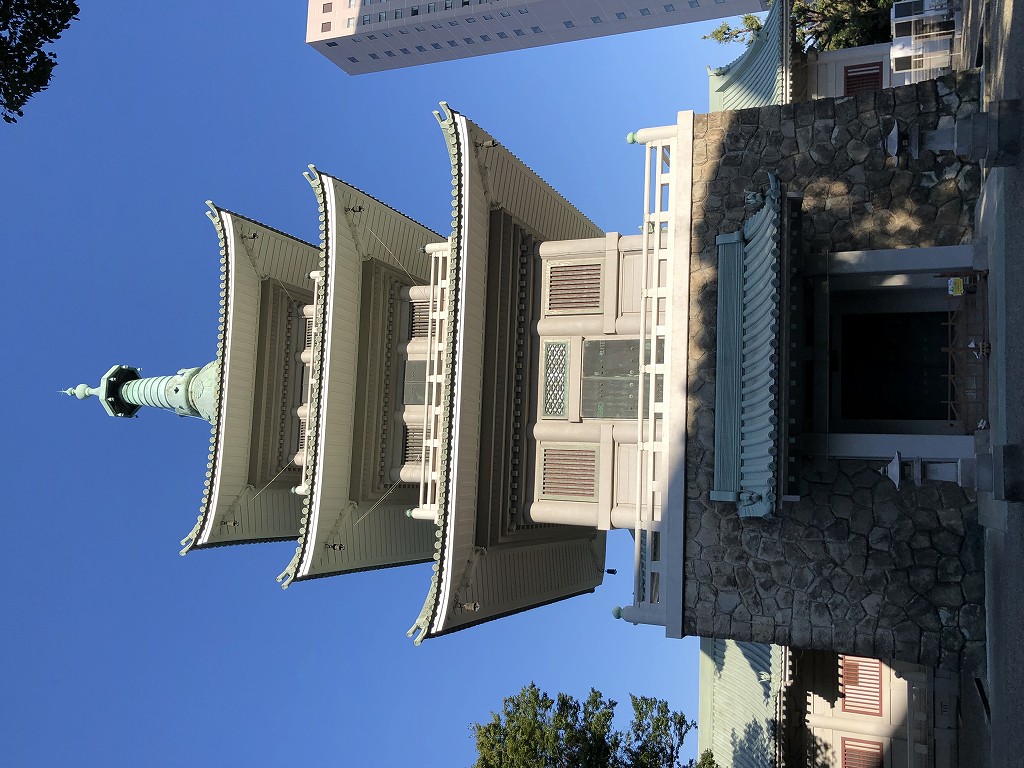 横網町公園の東京都慰霊堂の塔
