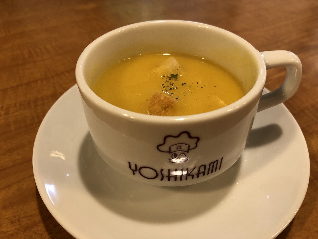 浅草の「洋食ヨシカミ」のコーンスープ