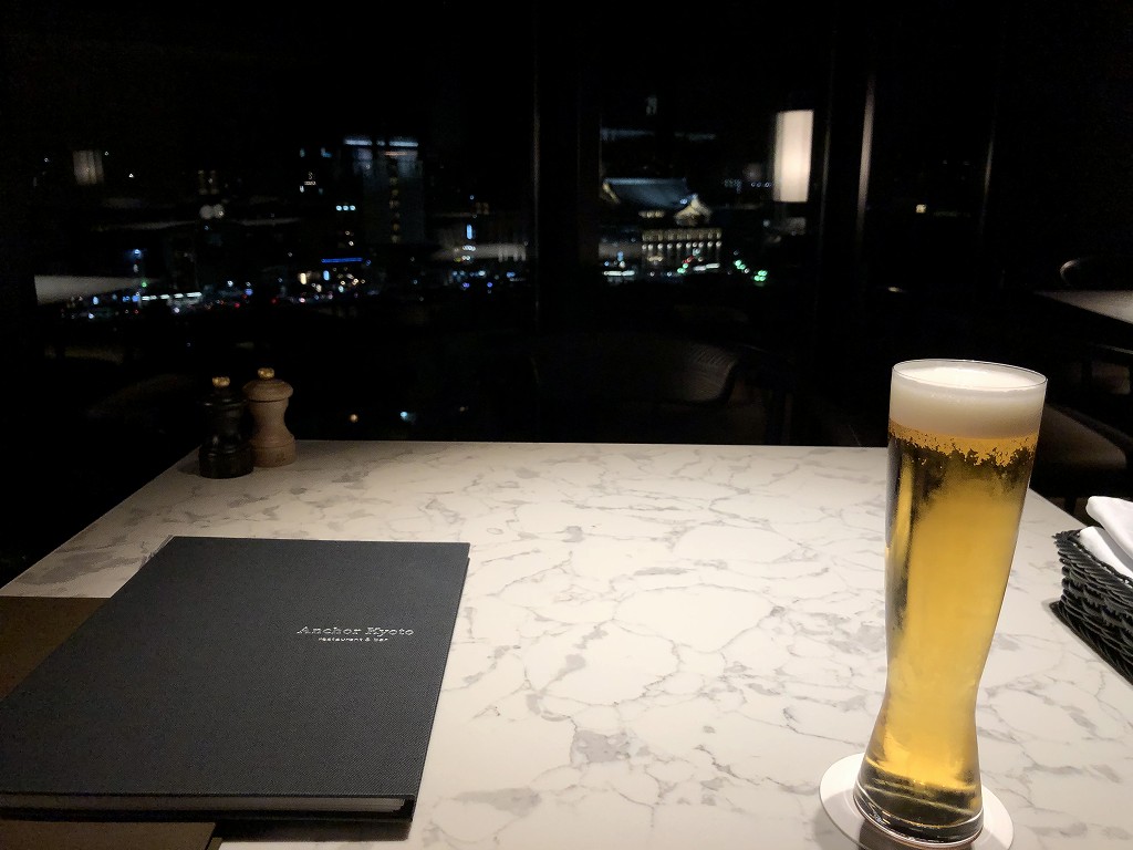 THE GATE HOTEL 京都高瀬川 by HULICの「ANCHOR KYOTO」のビール