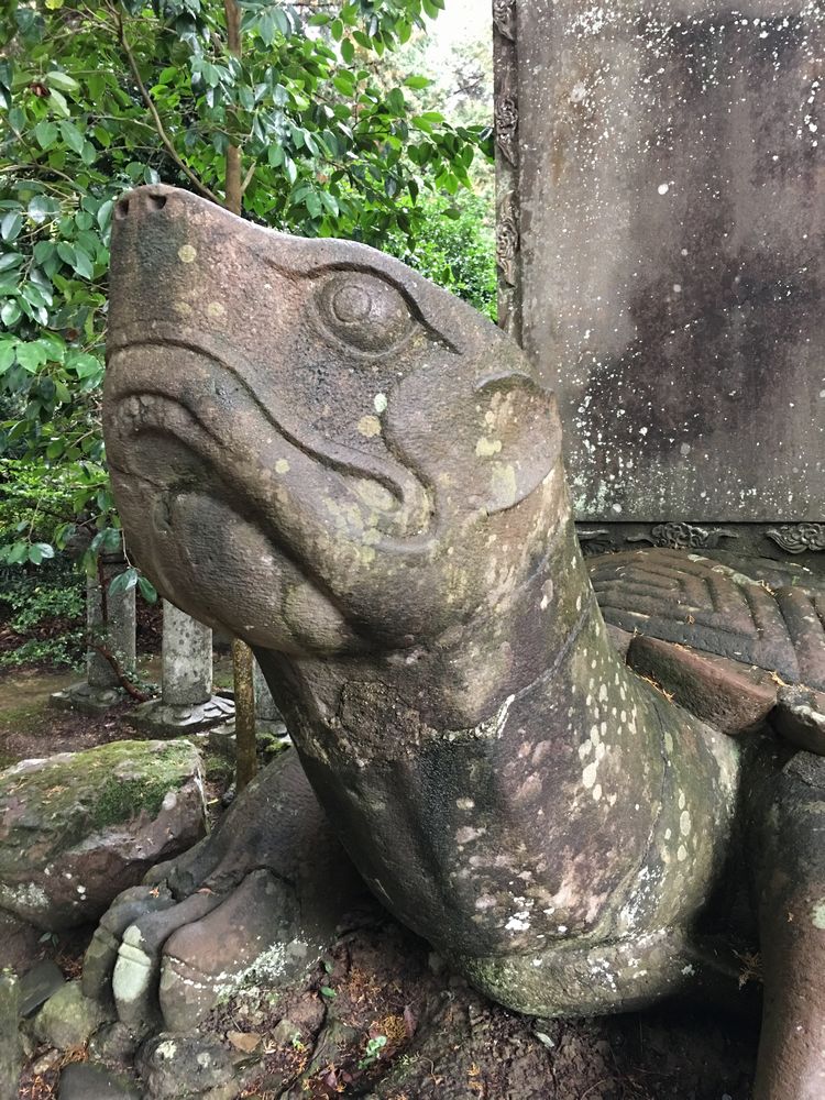 月照寺の大亀の石像2