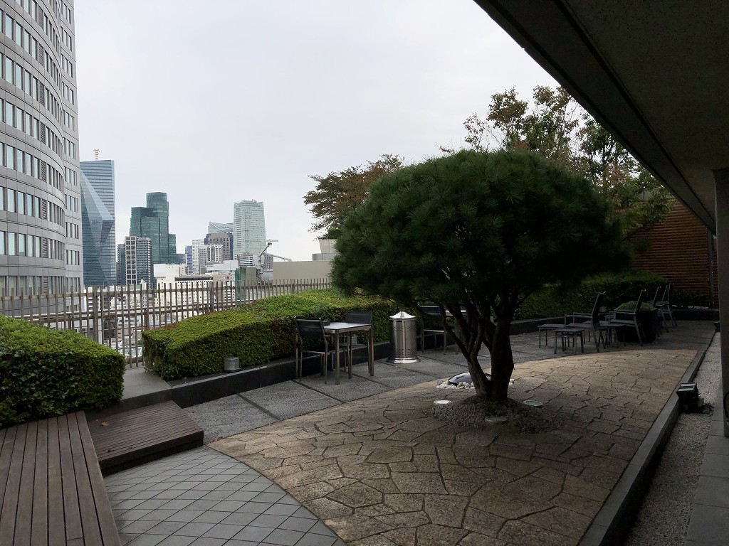 グランドハイアット東京の10階にある「グランドクラブ」の屋外席2