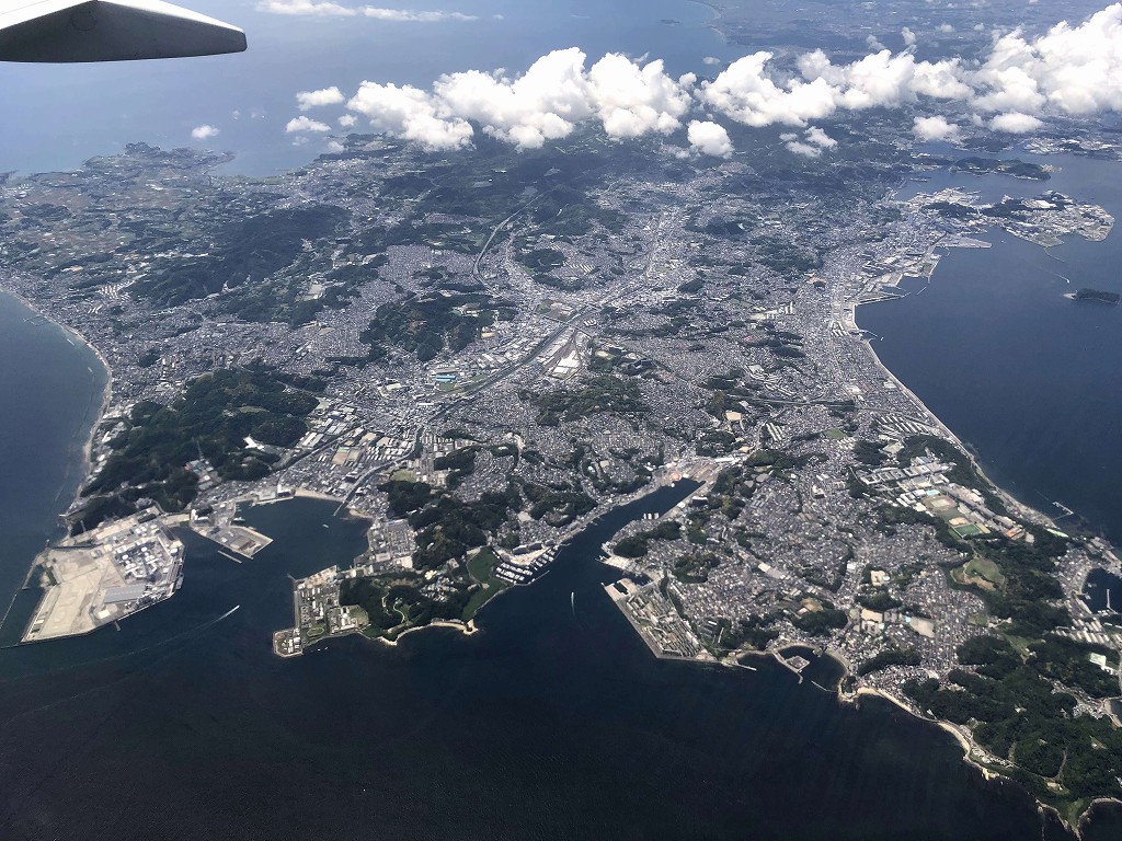 八丈島行きの飛行機から見た三浦半島1