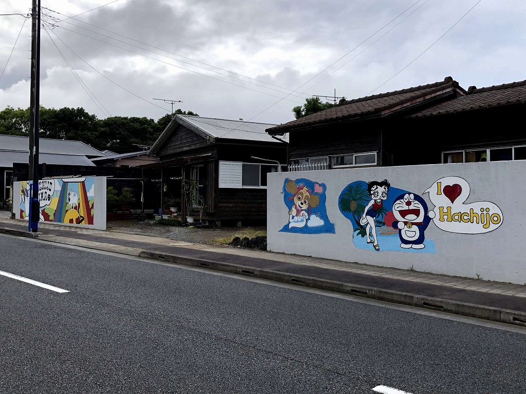 八丈島のドラえもんのアート