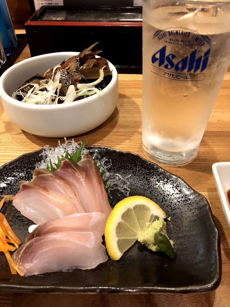 八丈島の魚八亭で目鯛の刺し身