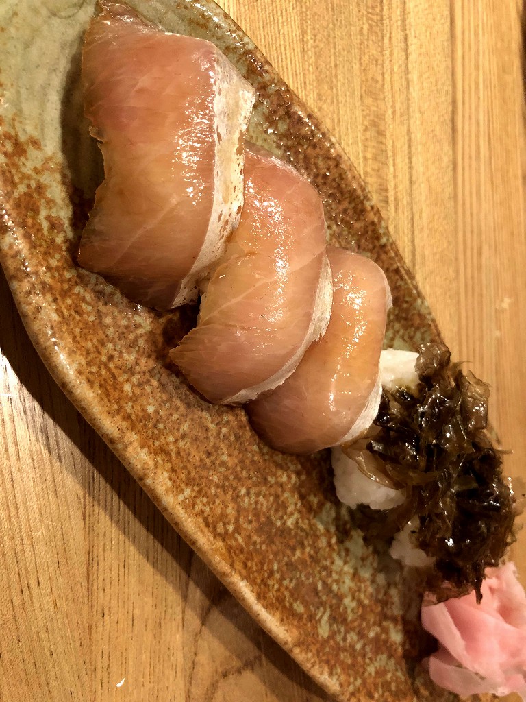 八丈島の魚八亭で島寿司
