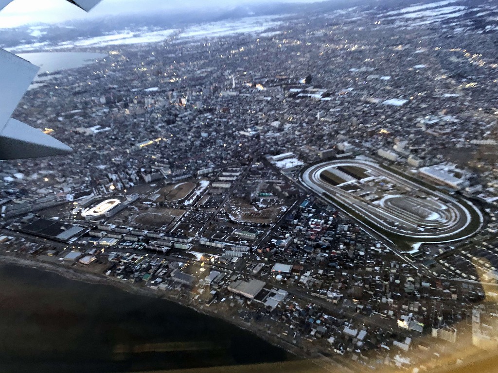 飛行機から見た函館競輪場