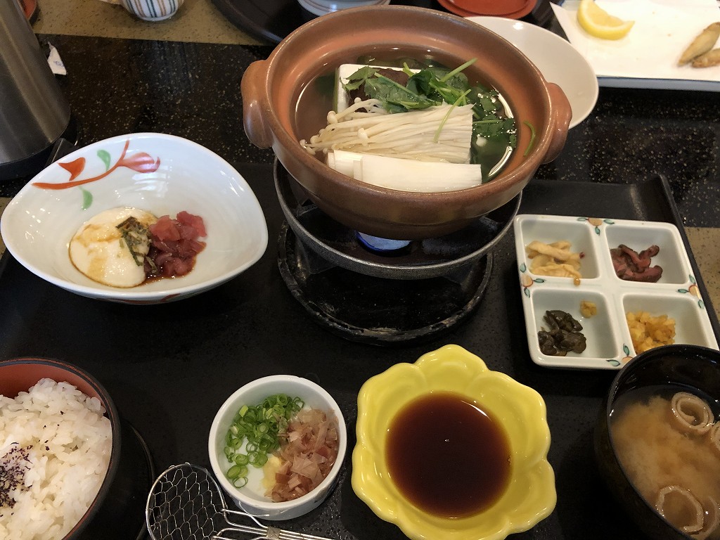 箱根湯本駅の「花さがみ」で昼飯1