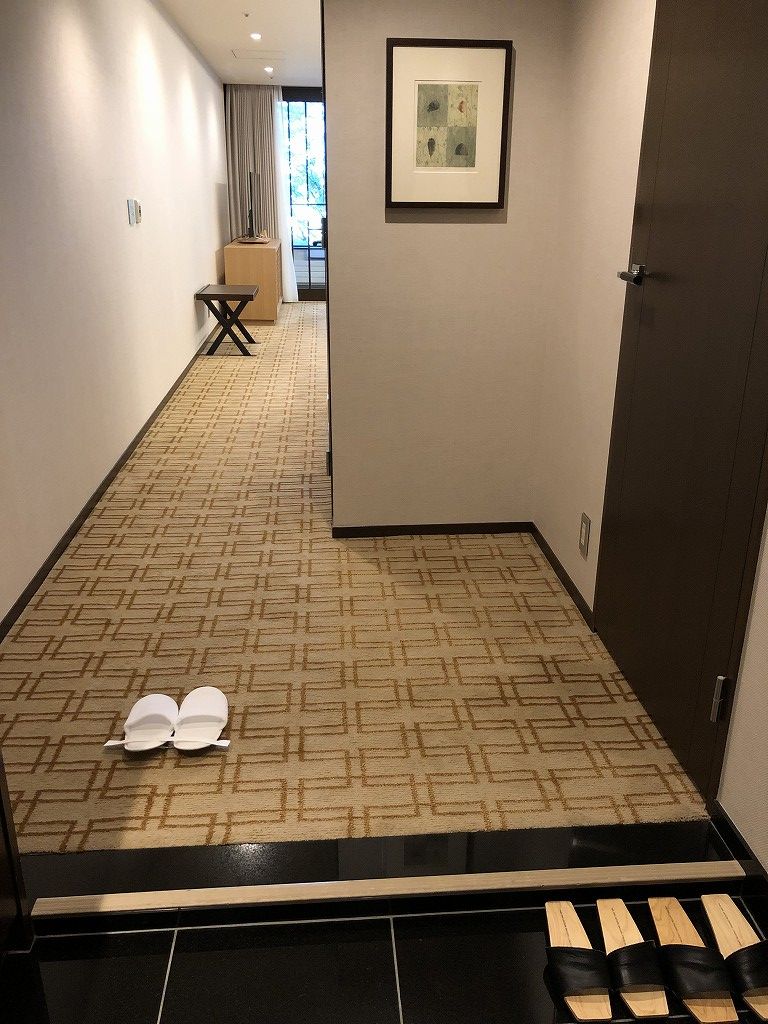 ハイアットリージェンシー箱根リゾート＆スパのデラックスツインルームの玄関