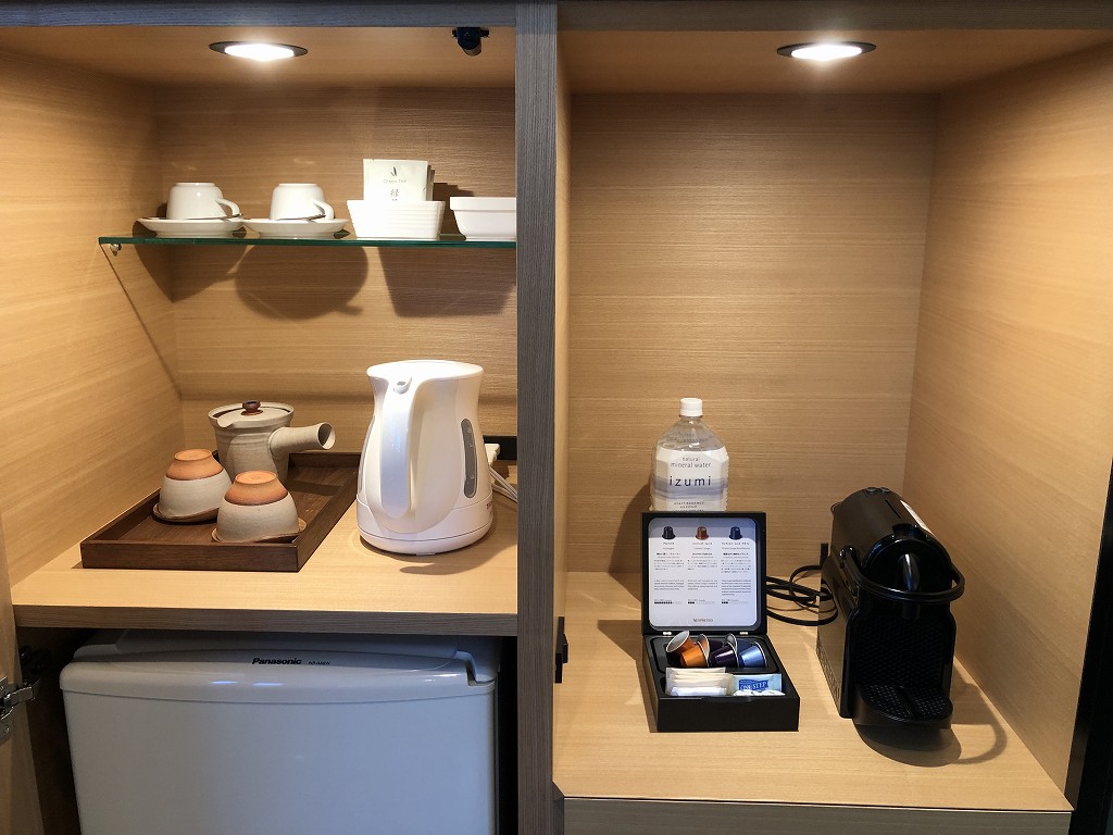 ハイアットリージェンシー箱根リゾート＆スパのデラックスツインルームの冷蔵庫2