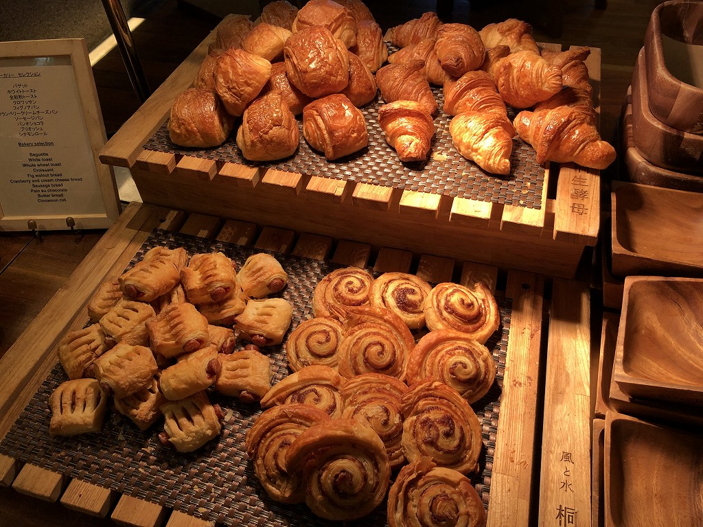 ハイアットリージェンシー箱根リゾート＆スパのダイニングルームのパン