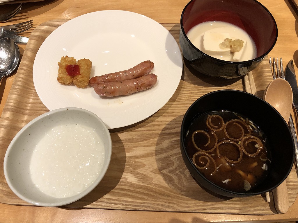ハイアットリージェンシー箱根リゾート＆スパのドローイングルームで朝食（2日目）