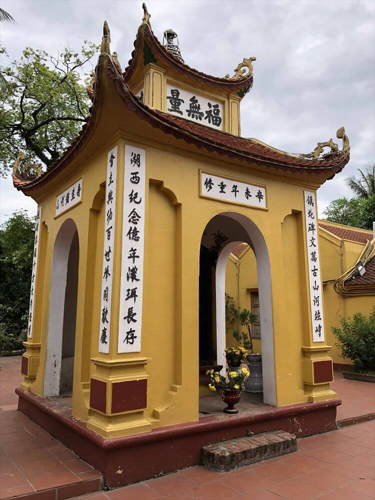 ハノイの鎮国寺の建物