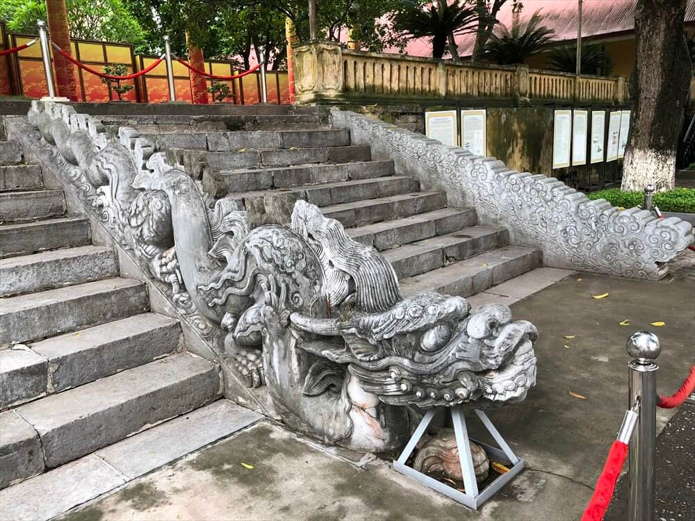 タンロン遺跡の昇龍階段2