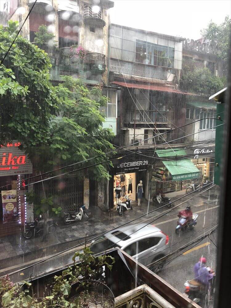 DONG PHU 1932からのスコール