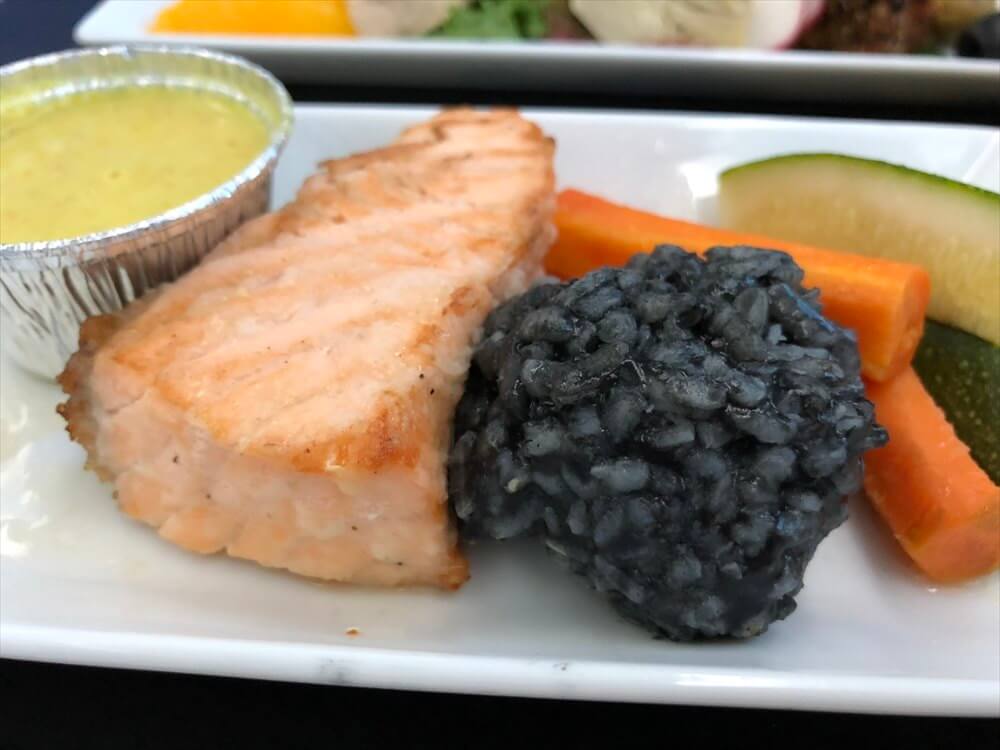ANA858便ビジネスクラスの機内食2