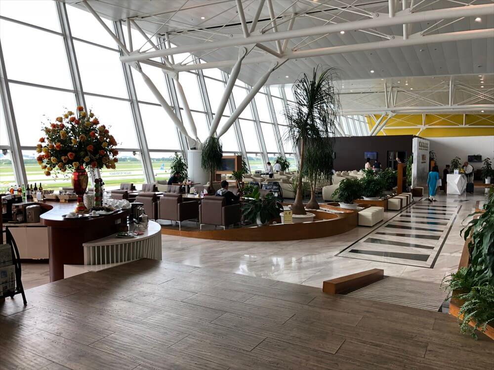 ノイバイ国際空港のACVビジネスラウンジの内観3