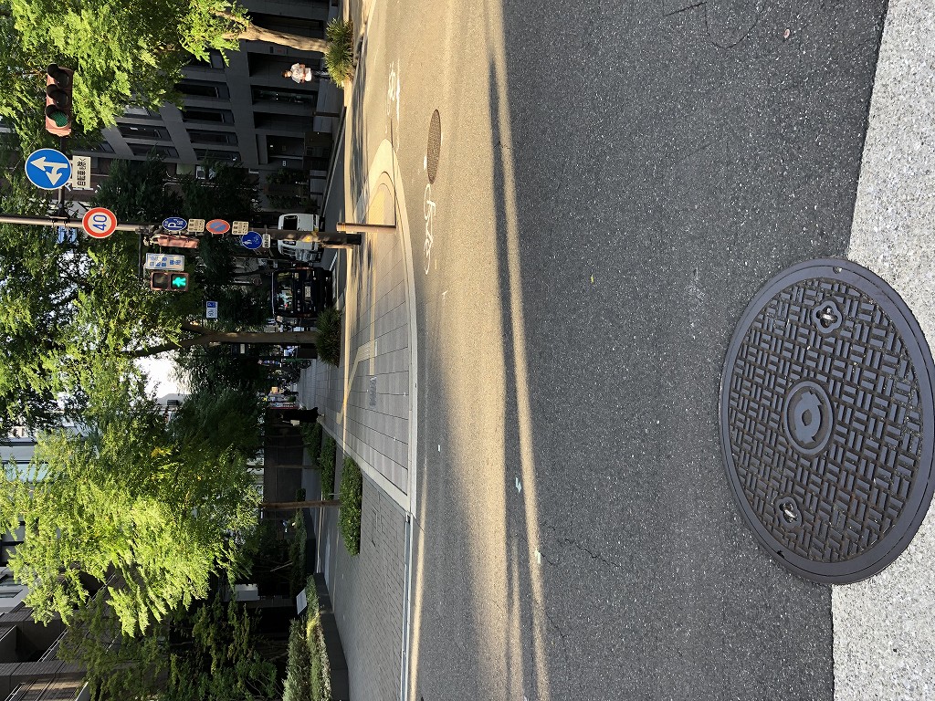 大阪の横断歩道の消えた白線