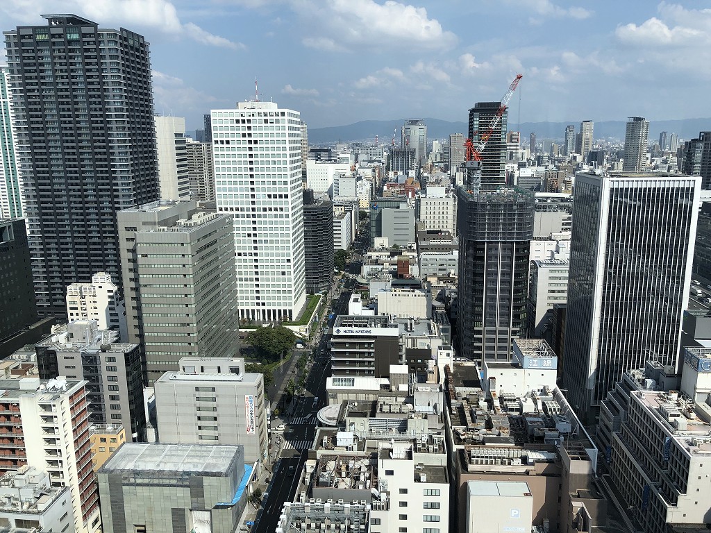セントレジス大阪から快晴の大阪を眺める