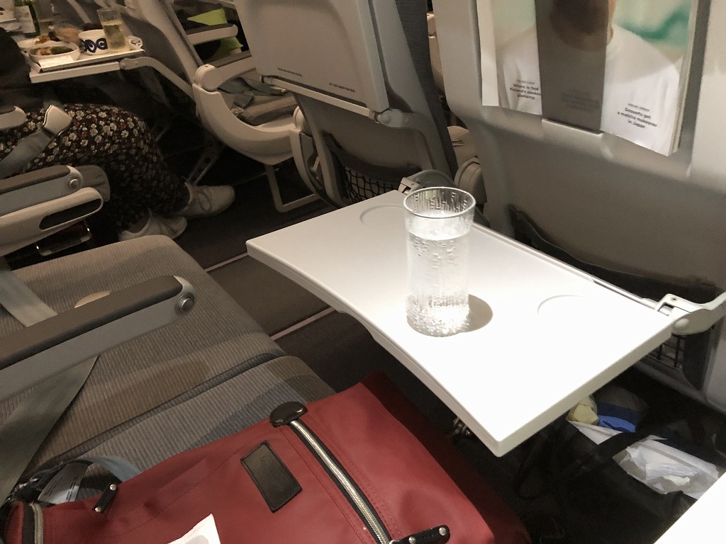フィンエアーAY1652便のビジネスクラスの機内食2