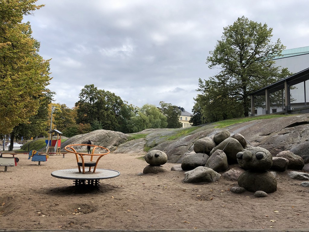 ヘルシンキの岩を利用した公園
