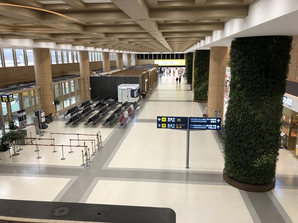 ソウル金浦空港のKALラウンジからの眺め