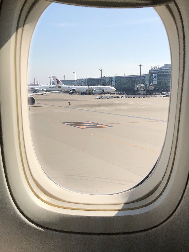 JAL92便のビジネスクラスが羽田に到着