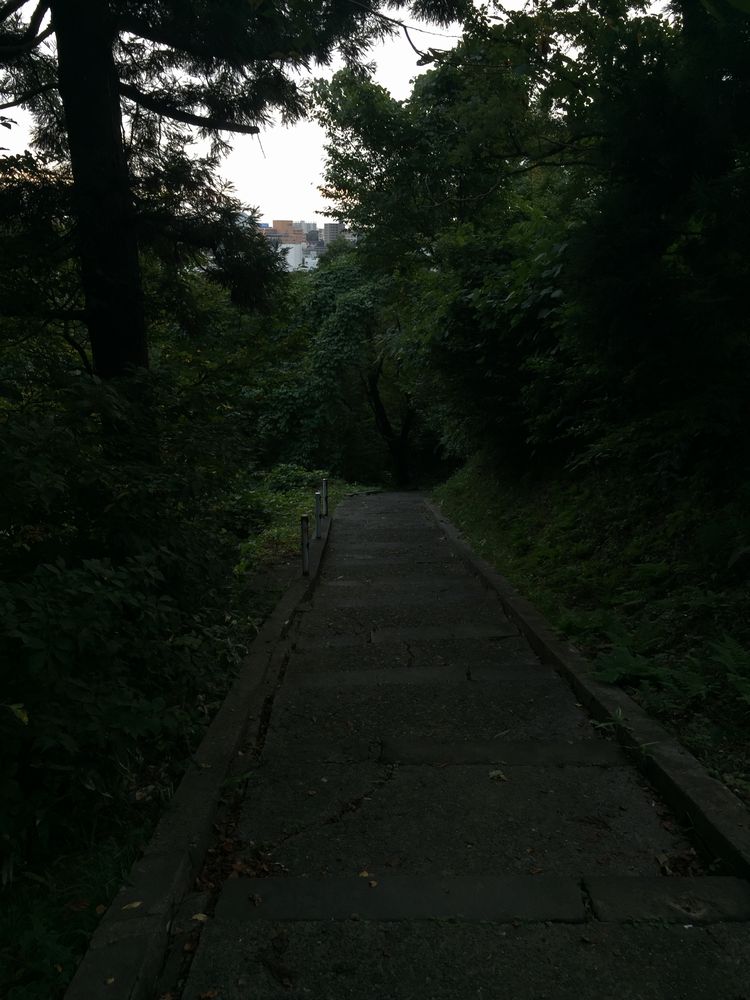 平田篤胤の墓の帰り道