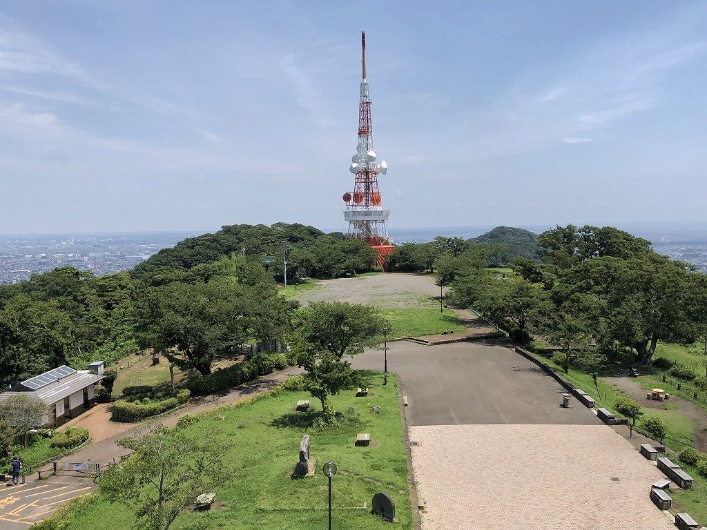 湘南平のレストハウスからテレビ塔と相模和1