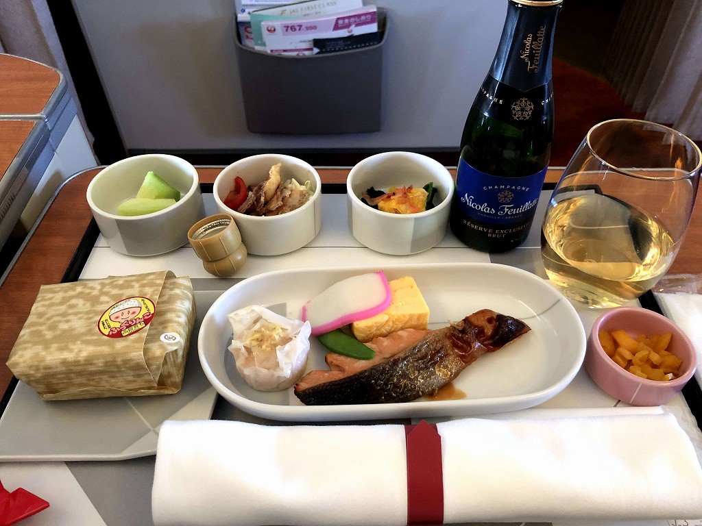 JAL257便のファーストクラスの和朝食