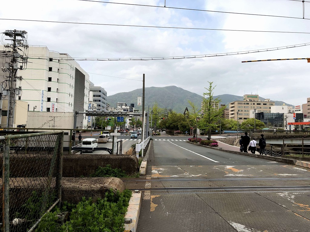 呉駅近くから灰ヶ峰