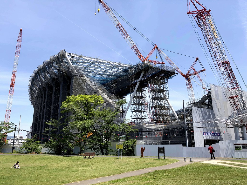広島の新スタジアムと旧太田川沿いの緑地2