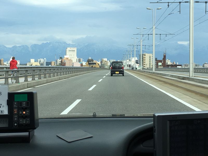 新大橋から立山連峰