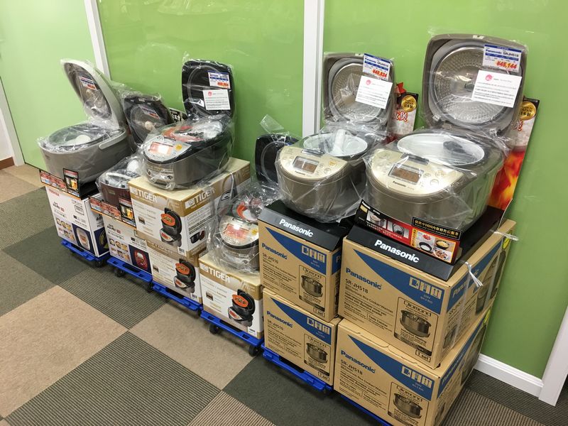 富山空港のおみやげ屋の炊飯器