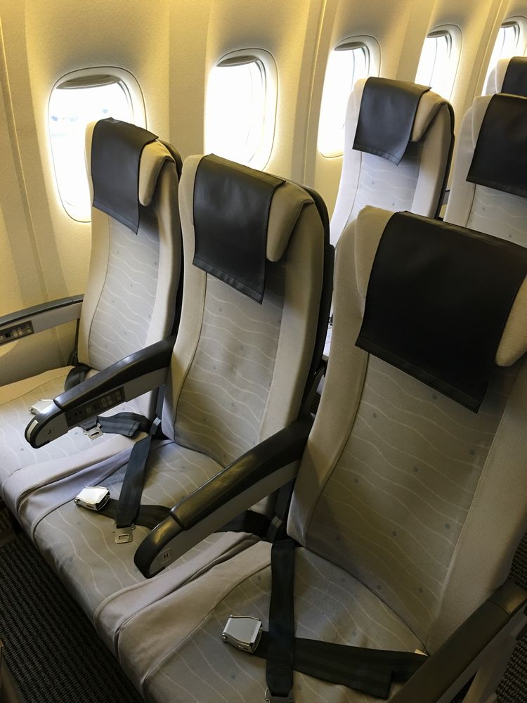 ANA751便の普通席