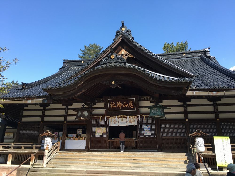 尾山神社の拝殿