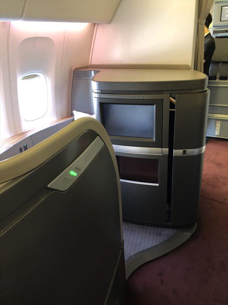 キャセイパシフィック航空（CX549）のファーストクラス座席2