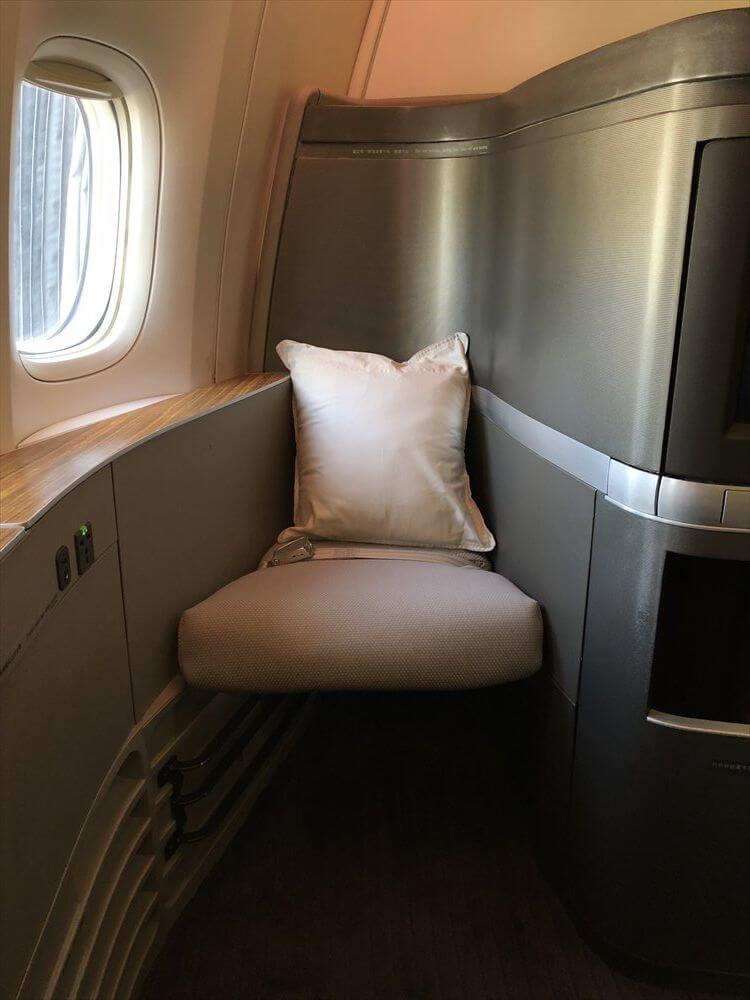 キャセイパシフィック航空（CX549）のファーストクラス座席3