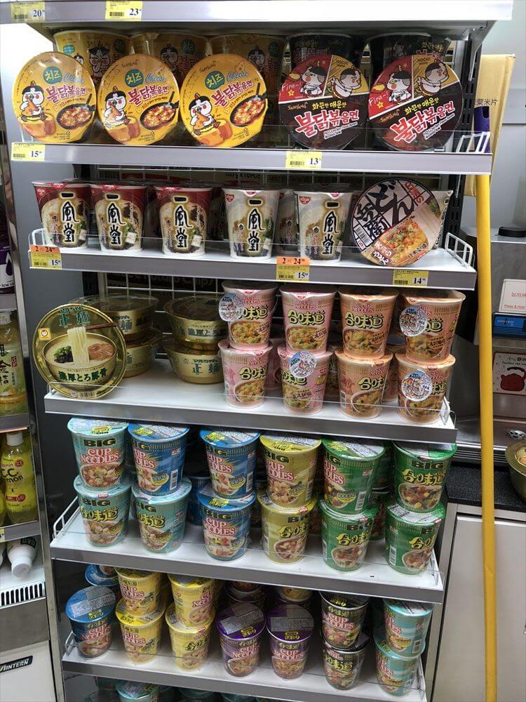 香港のコンビニのカップ麺