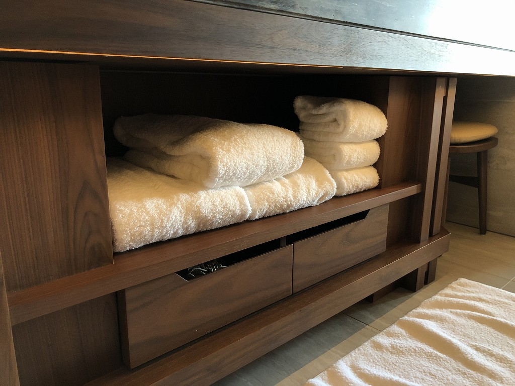 HOTEL THE MITSUI KYOTOのプレミアガーデンビュールームの水回りの大理石3