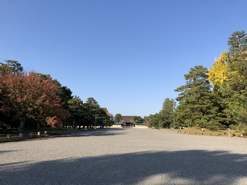 京都御苑の非・密な空間3