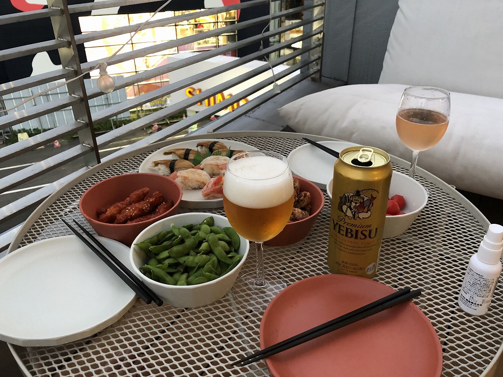 illi Shimokitazawaの301号室のテラス席で晩飯2