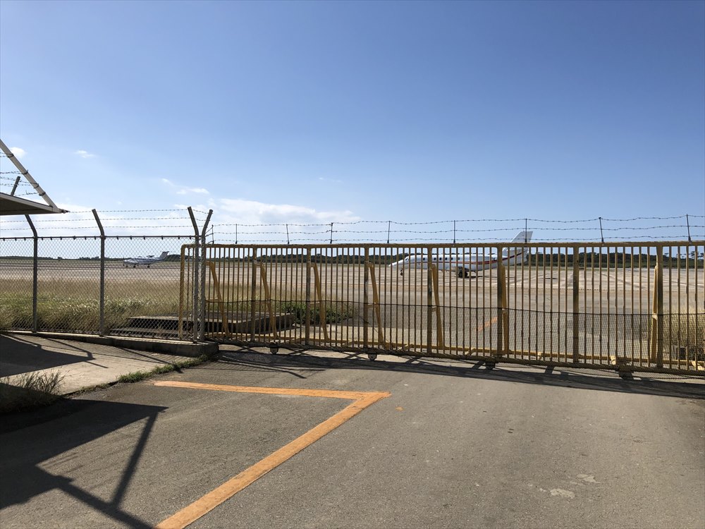下地島空港のセスナ機1