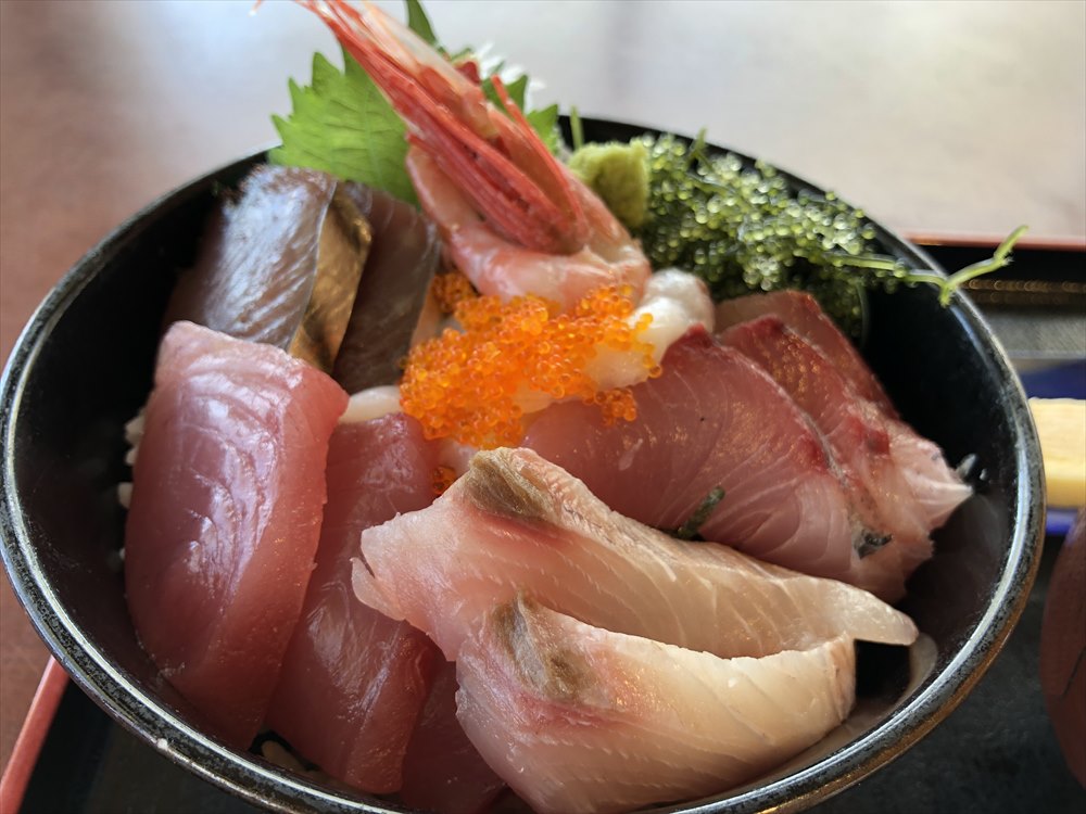伊良部島のレストラン入江の海鮮丼2