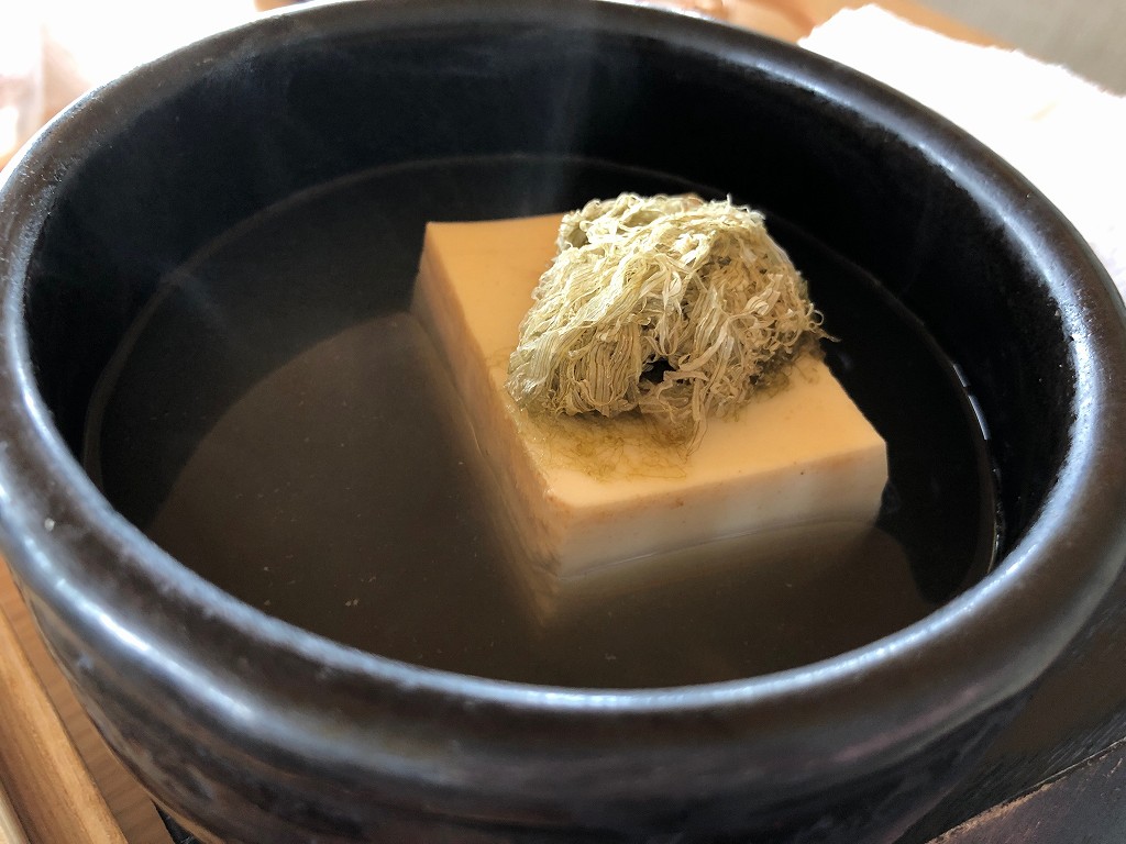 アマネムの和箱朝食の湯豆腐
