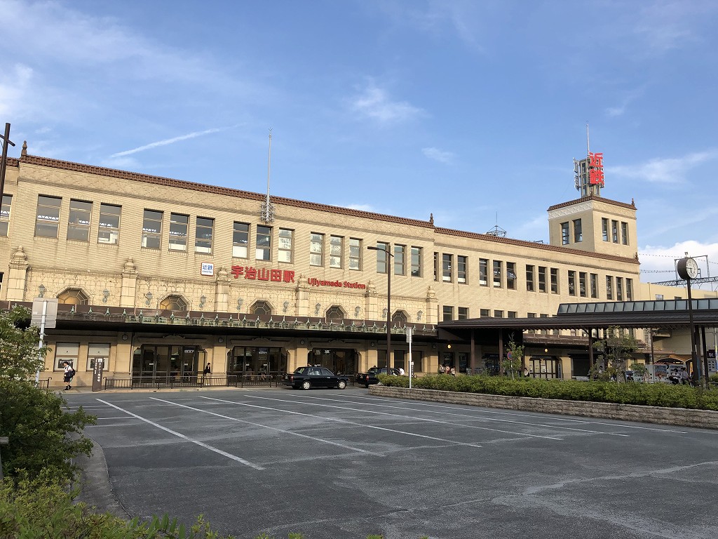 近鉄宇治山田駅の外観
