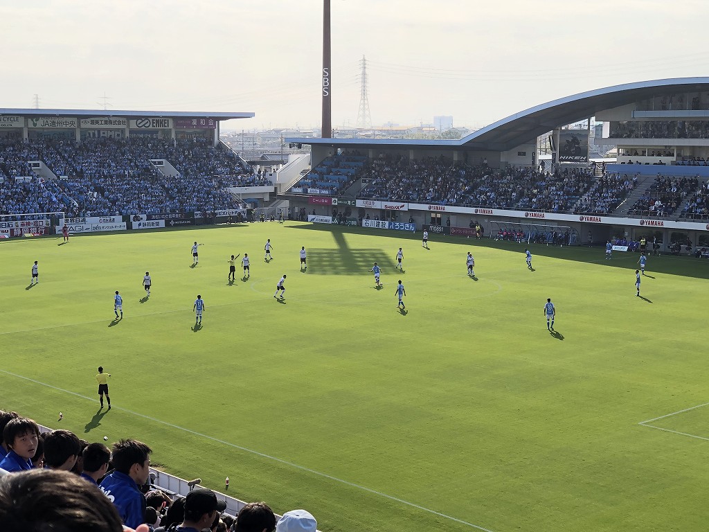 ヤマハスタジアムのジュビロ磐田vsFC東京キックオフ