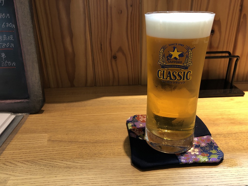 「びえい和牛と旬彩 炭火割烹 亀鶴」のサッポロクラシックの生ビール