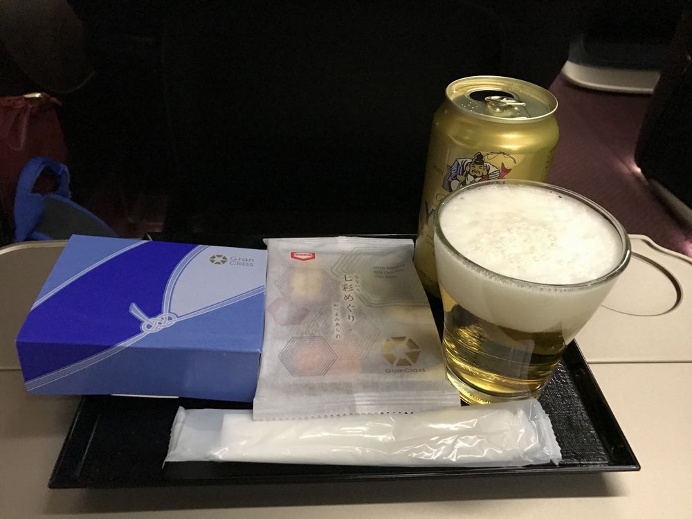 かがやき510号のグランクラスのビール